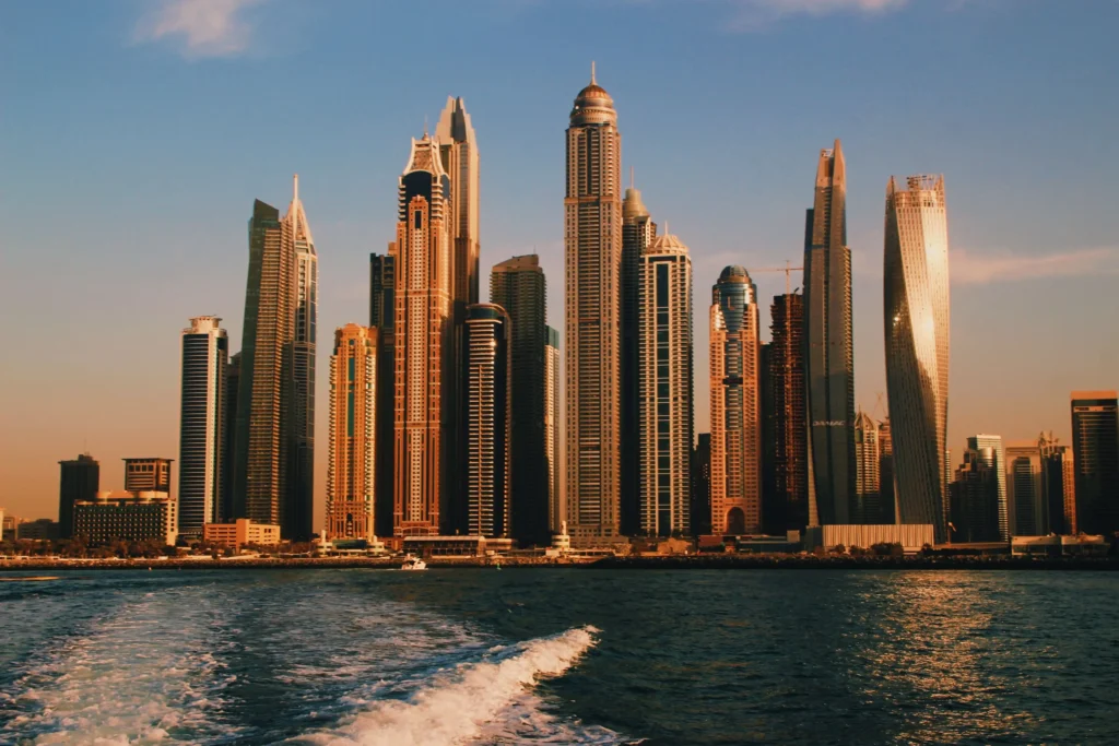 How to Explore the Enchanting City of Dubai on a Tight Budget