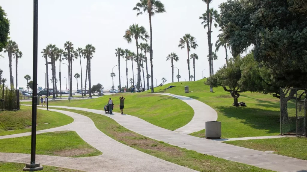 20 Best & Fun Things To Do In Santa Monica California