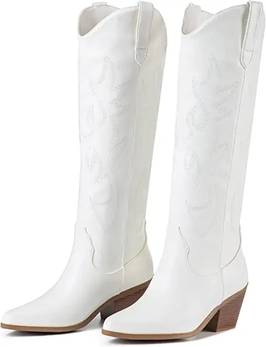 10 Best White Winter Boots to Keep You Warm and Fashionable This Season