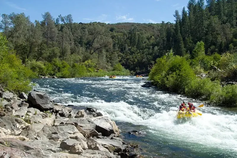 Take A Break From Life And Go Green River Rafting!