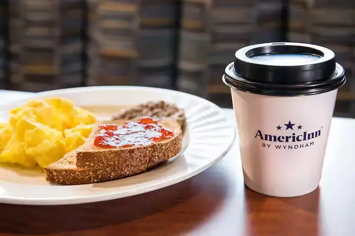 Americlnn Breakfast Hours