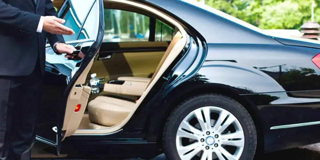 Exploring the Luxurious World of Limo Services in New York City