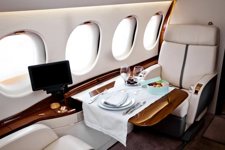 The Luxury of Business Class: How to Book Affordable Flights with Arangrant